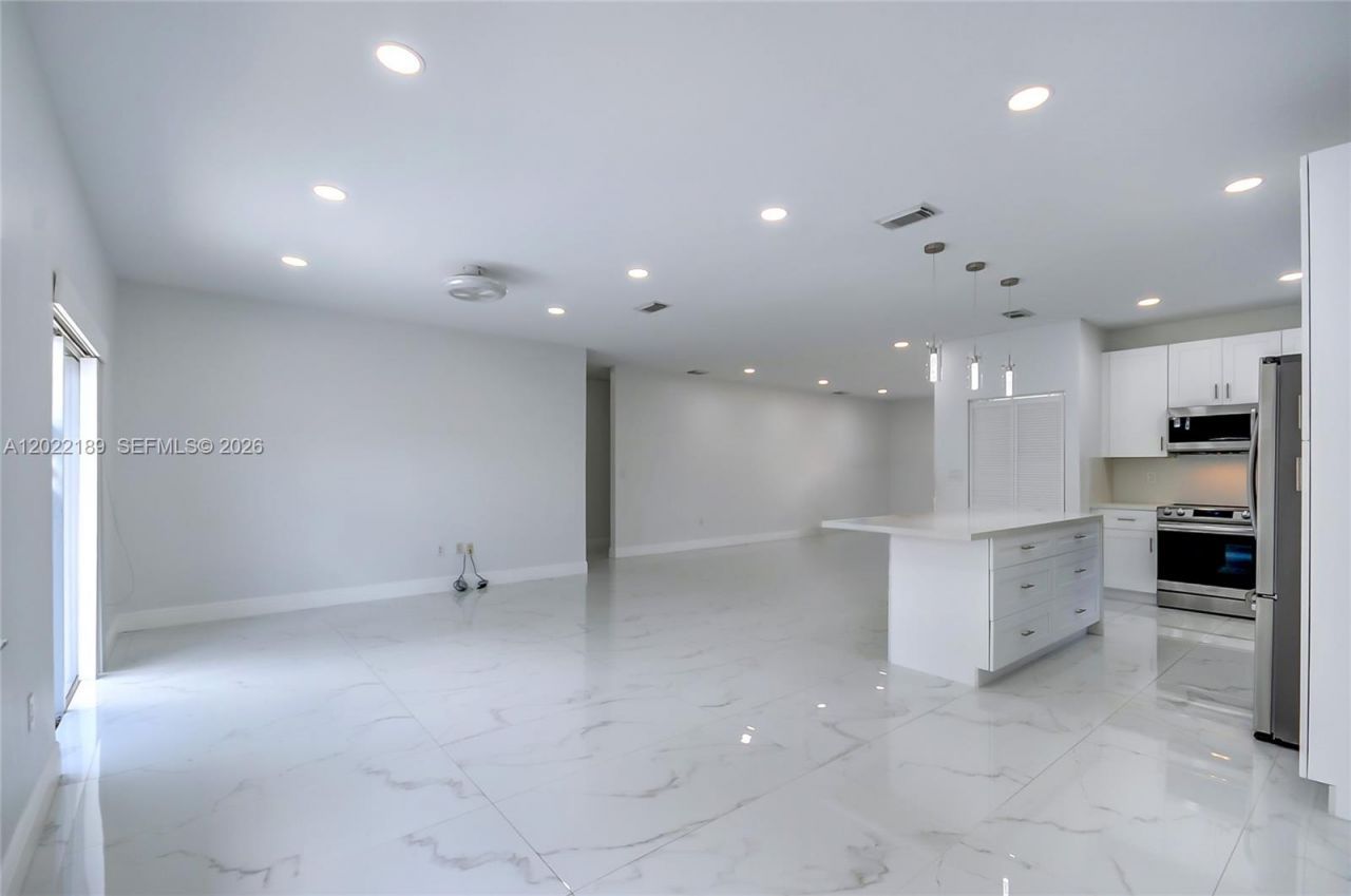 15548 SW 19th Ln , Unit 15548, Miami, FL 33185 Photo