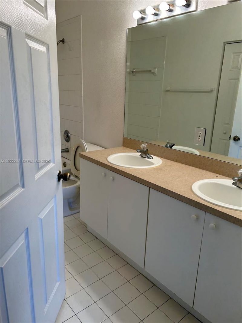 4513 Woodland Cir, Unit 4513, Tamarac, FL 33319 Photo