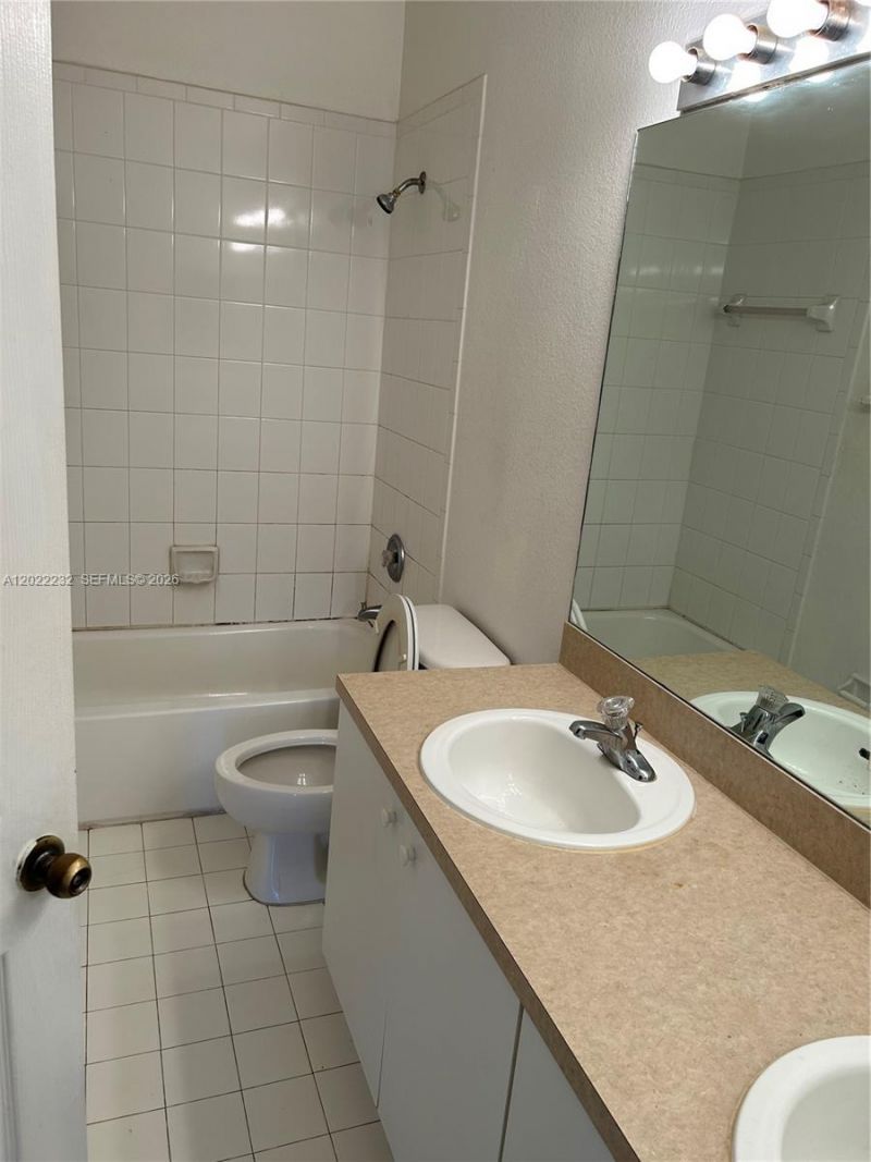 4513 Woodland Cir, Unit 4513, Tamarac, FL 33319 Photo