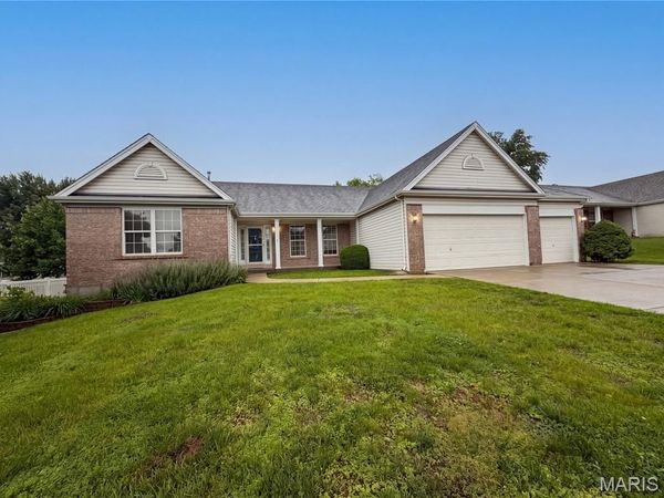 2212 Harborside Drive , Dardenne Prairie, MO 63368