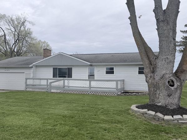 965 Remus Road E, Mt Pleasant, MI 48858
