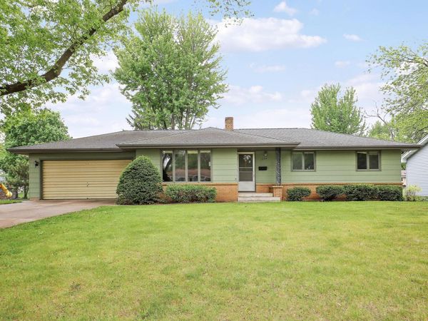 1044 Scott Street S, Shakopee, MN 55379