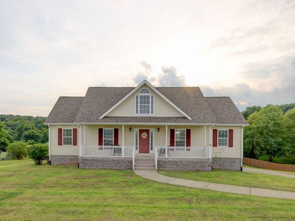 2195 Chester Harris Rd, Woodlawn, TN 37191