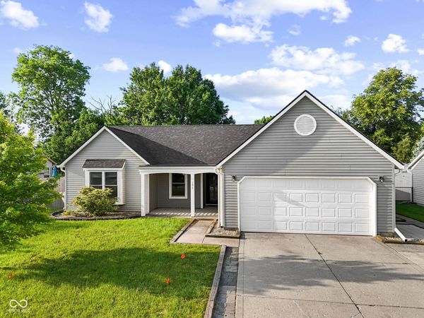 191 Suncrest Drive , Greenwood, IN 46143