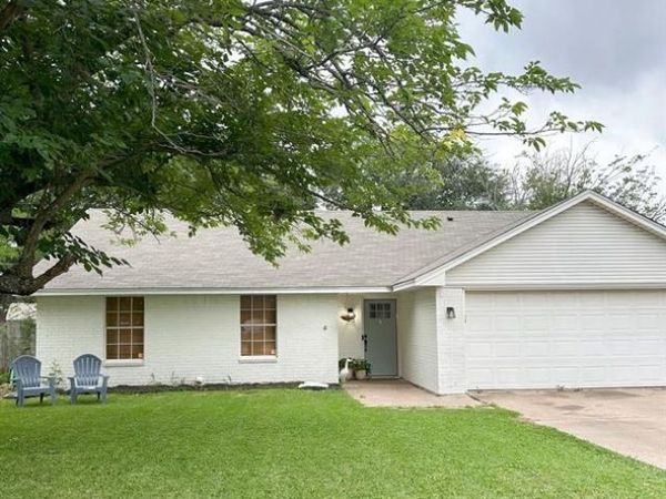 102 Bryn Mawr Lane, Waxahachie, TX 75165