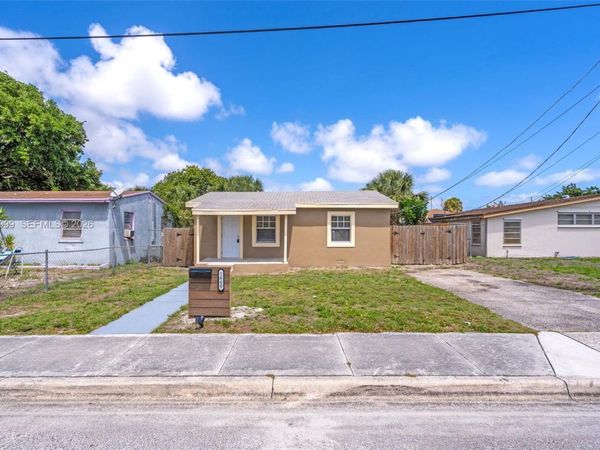 1660 W 26th St , Riviera Beach, FL 33404