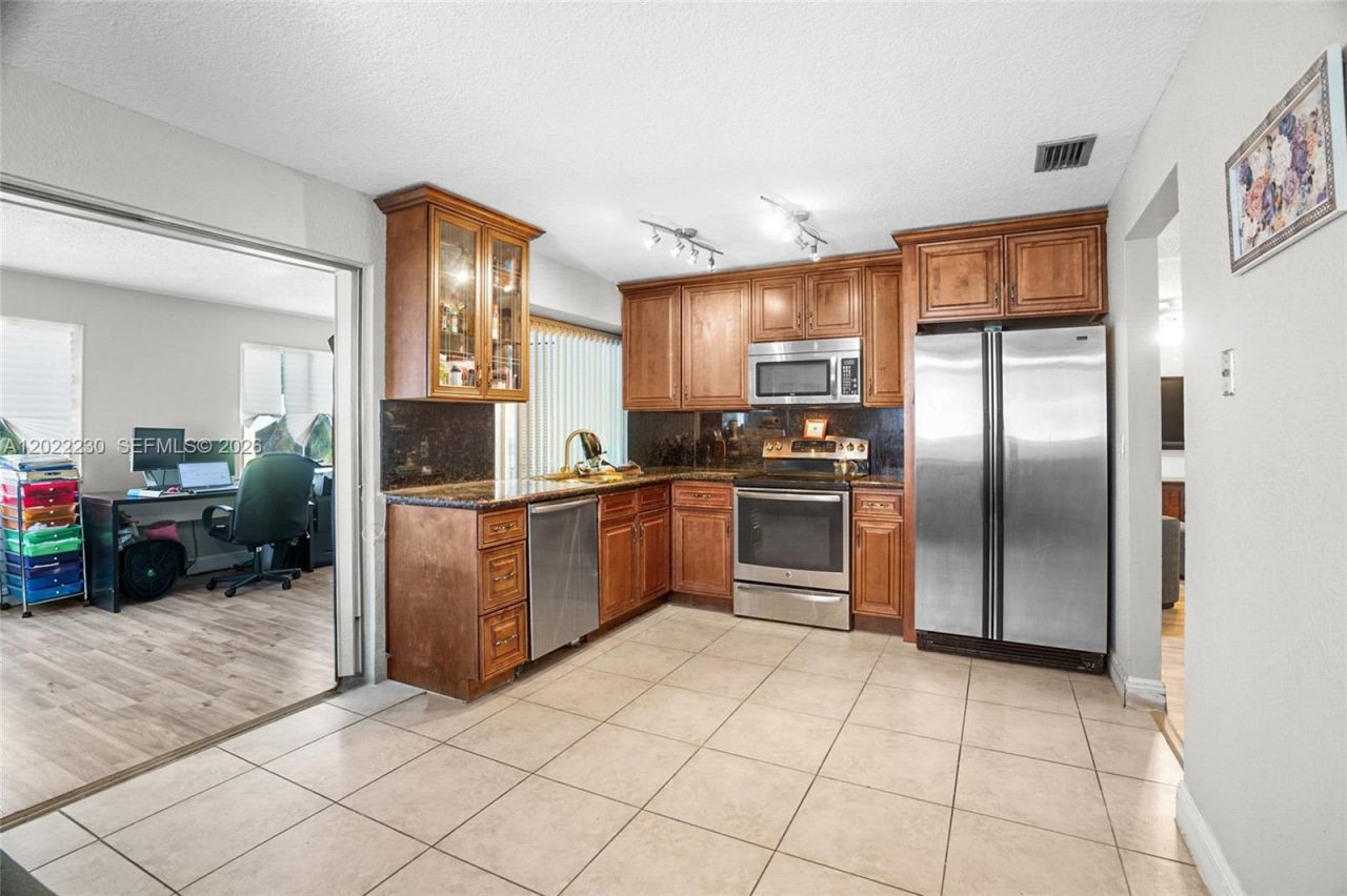 6667 NW 1st St , Margate, FL 33063 Photo