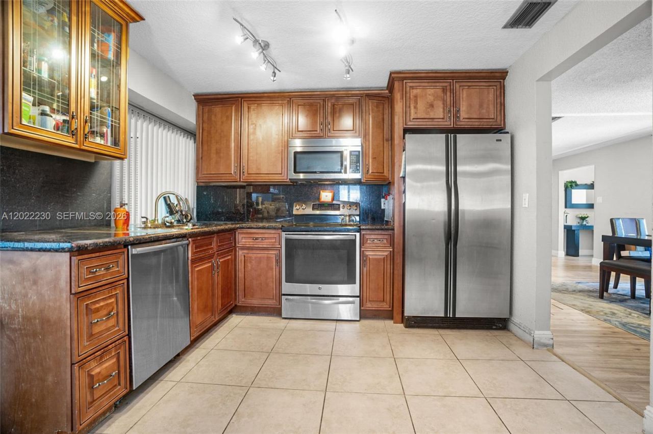 6667 NW 1st St , Margate, FL 33063 Photo