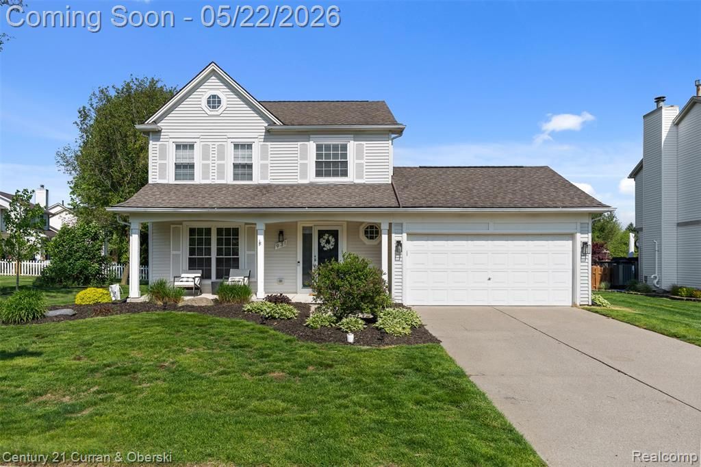 931 S Parkwood Drive, South Lyon, MI 48178 Main Photo