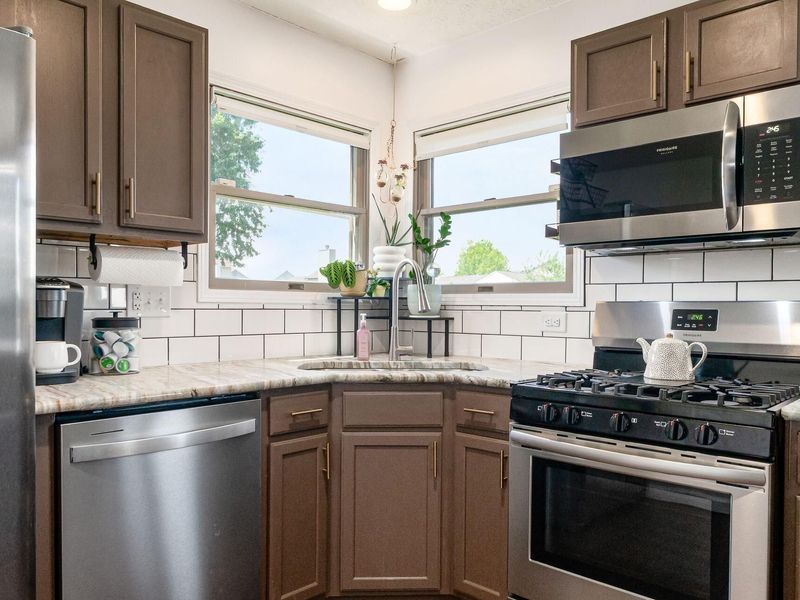 5906 Westbend Drive, Galloway, OH 43119 Photo 12