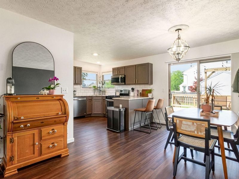 5906 Westbend Drive, Galloway, OH 43119 Photo 8