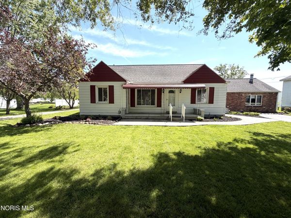 210 School Street, Luckey, OH 43443