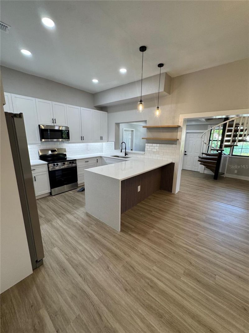 332 Big Tree Road , South Daytona, FL 32119 Photo