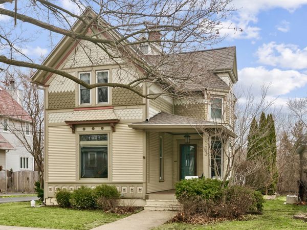 123 Raymond Avenue , Barrington, IL 60010