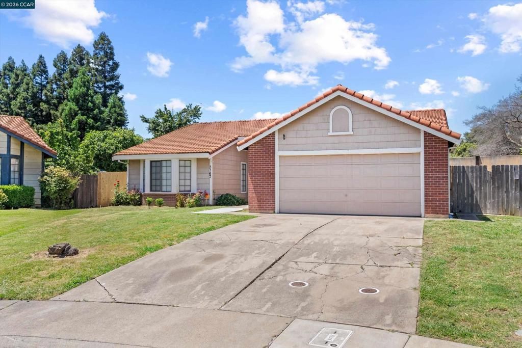 3167 Osuna Way, Sacramento, CA 95833 Main Photo