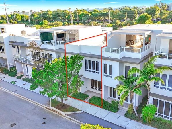 6400 NW 105th Pl , Doral, FL 33178