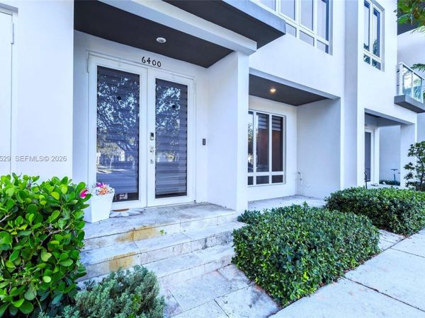 6400 NW 105th Pl , Doral, FL 33178