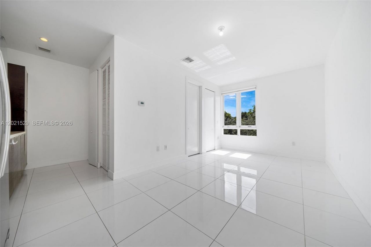 6400 NW 105th Pl , Doral, FL 33178 Photo