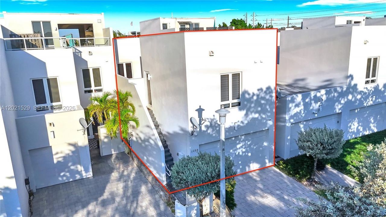 6400 NW 105th Pl , Doral, FL 33178 Photo