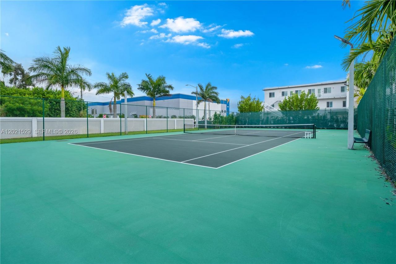 6400 NW 105th Pl , Doral, FL 33178 Photo