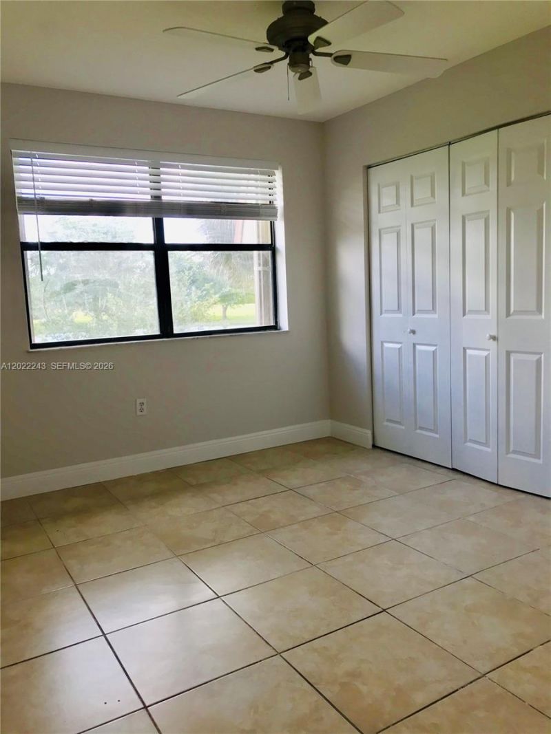 565 NW 100th Pl , Unit 203, Pembroke Pines, FL 33024 Photo