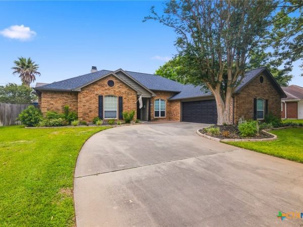 206 Windy Way Drive , Victoria, TX 77904