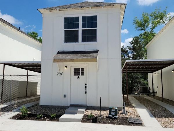 350 Debus Dr DR, Unit 204A, Taylor, TX 76574