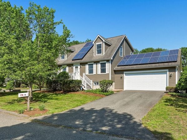 5 Poets Corner Rd, Amherst, MA 01002