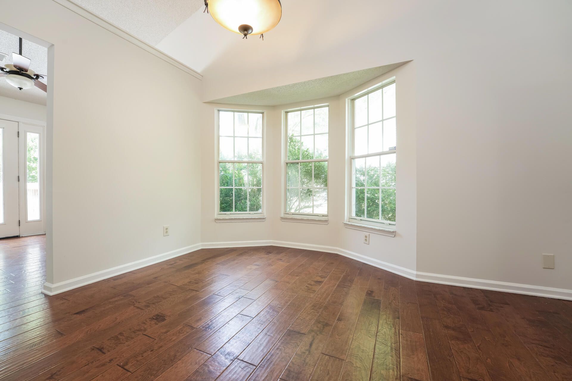 105 Ceaton Court Photo 12
