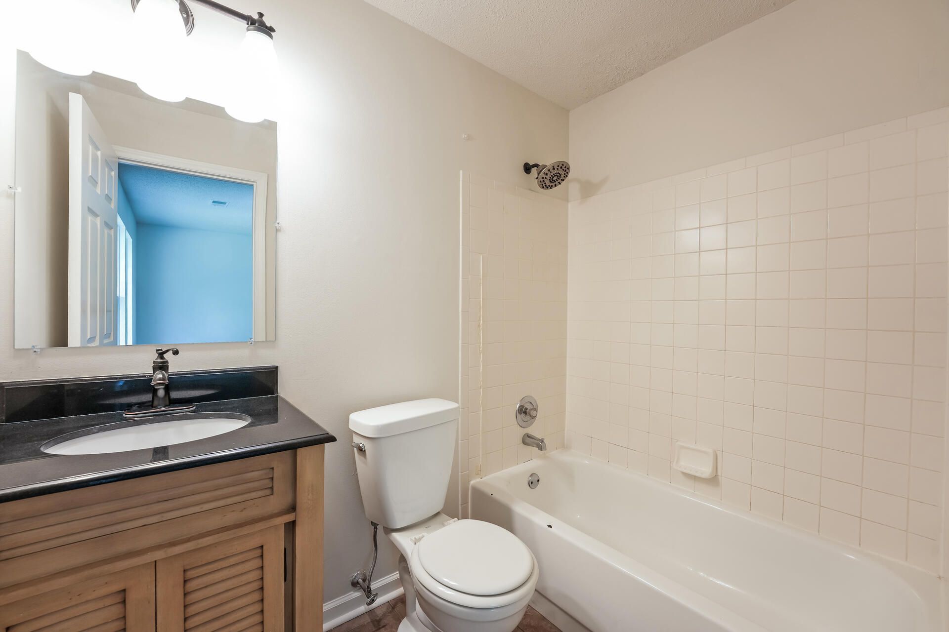 105 Ceaton Court Photo 15