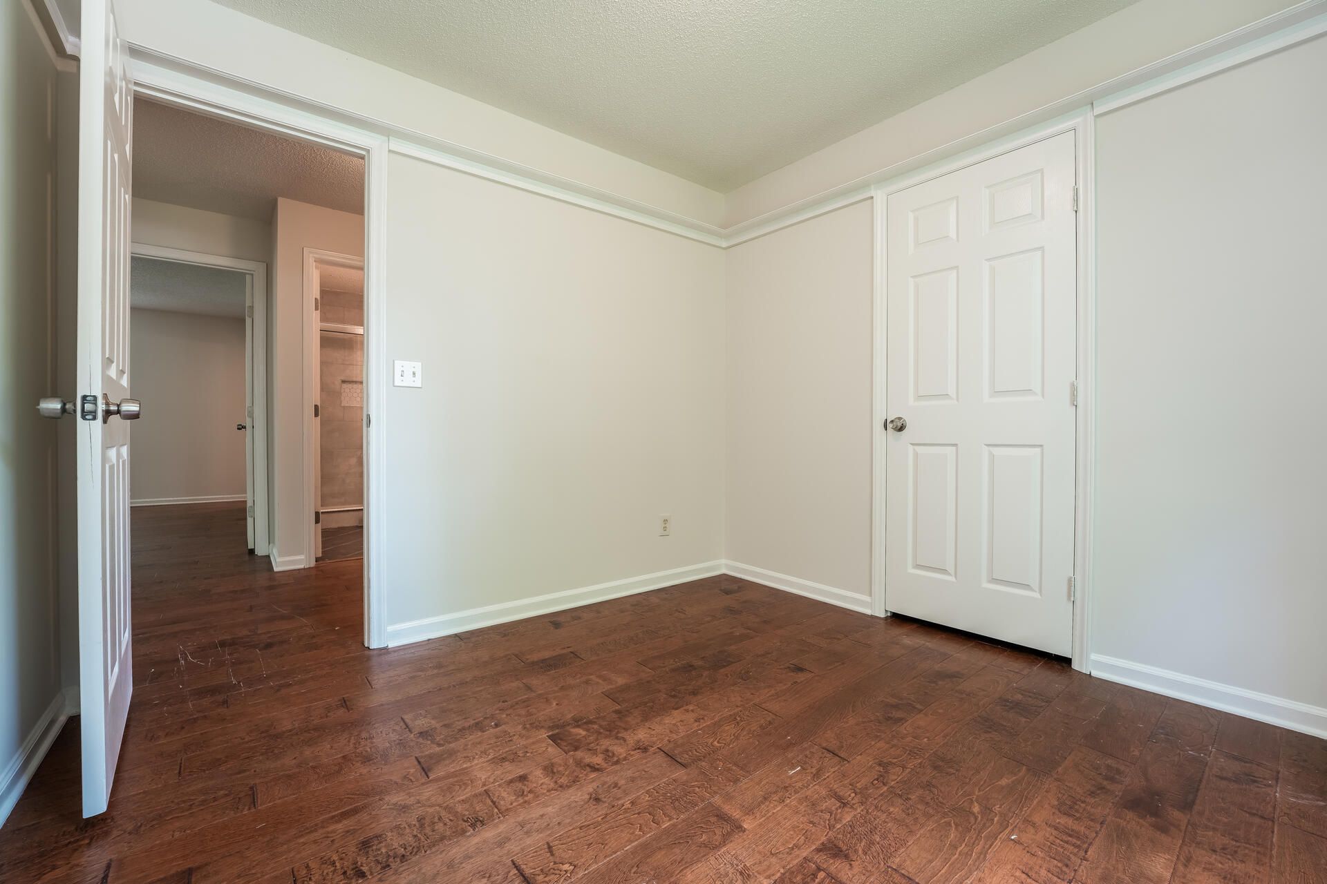 105 Ceaton Court Photo 17