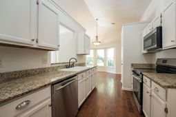 105 Ceaton Court photo 4