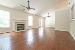 105 Ceaton Court photo 4