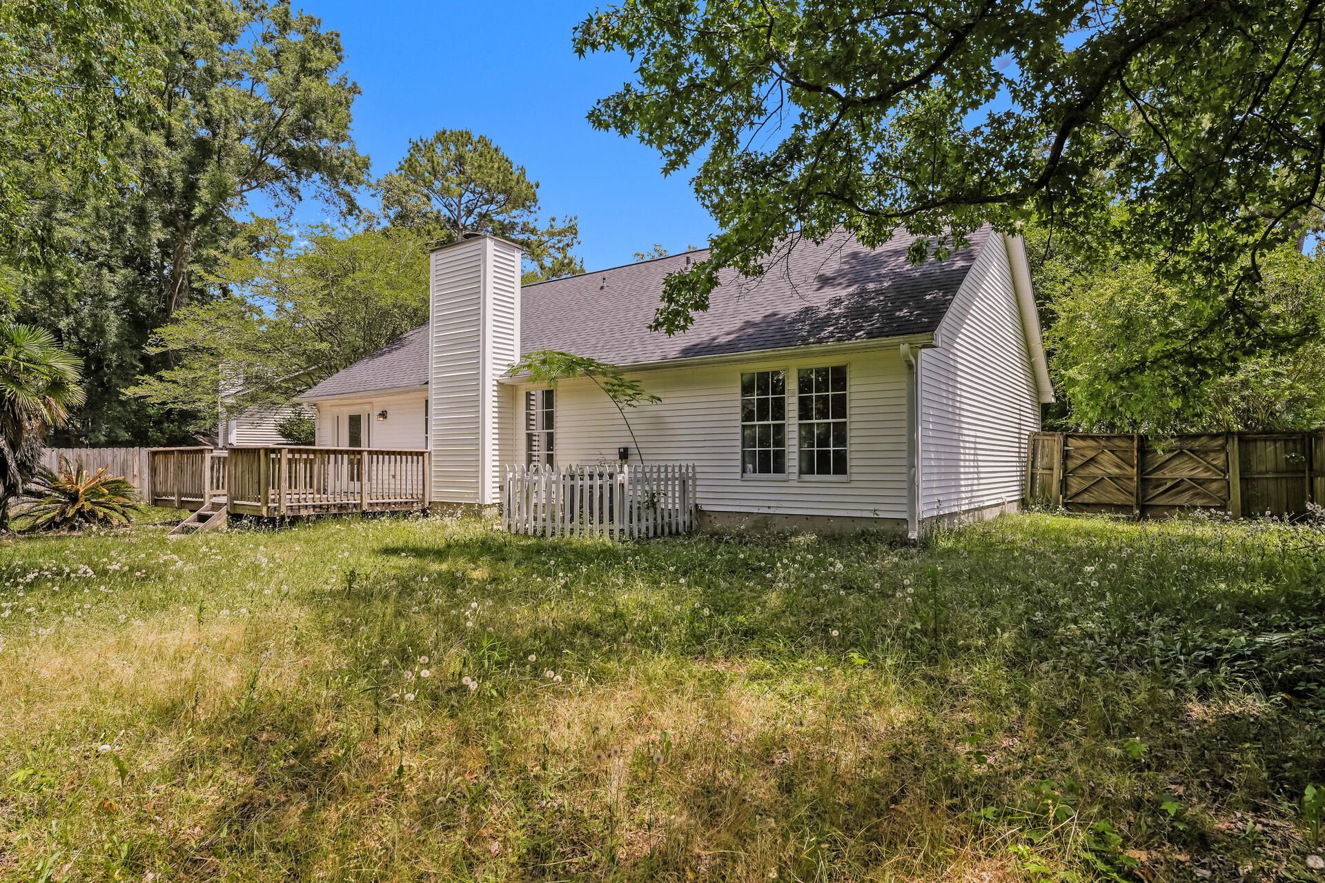 105 Ceaton Court Photo 5