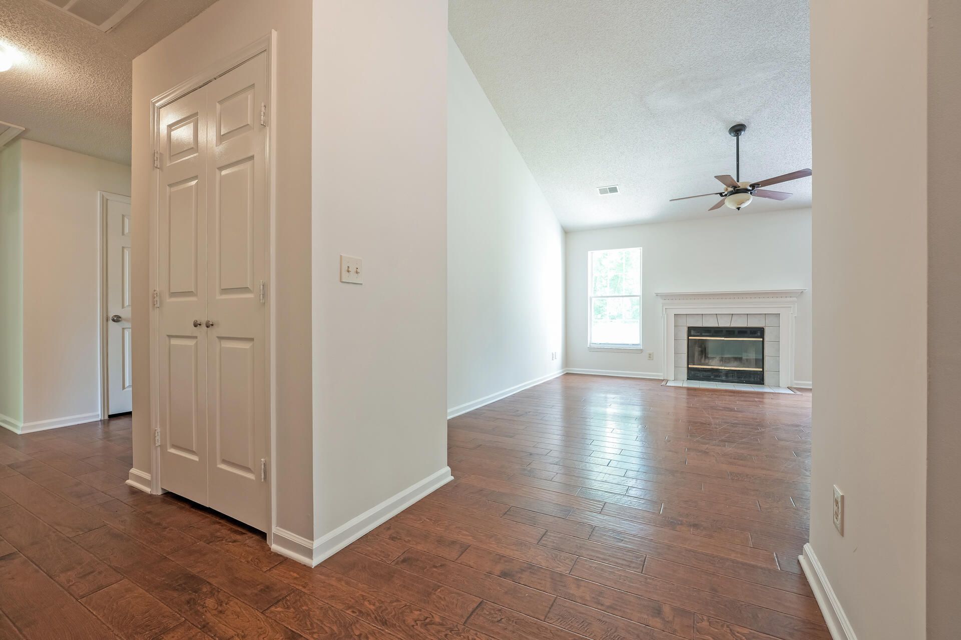 105 Ceaton Court Photo 8