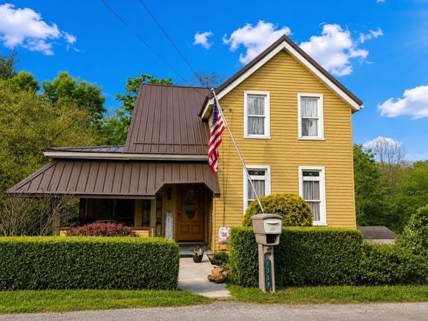 1329 Hancock Avenue , Vandergrift, PA 15690