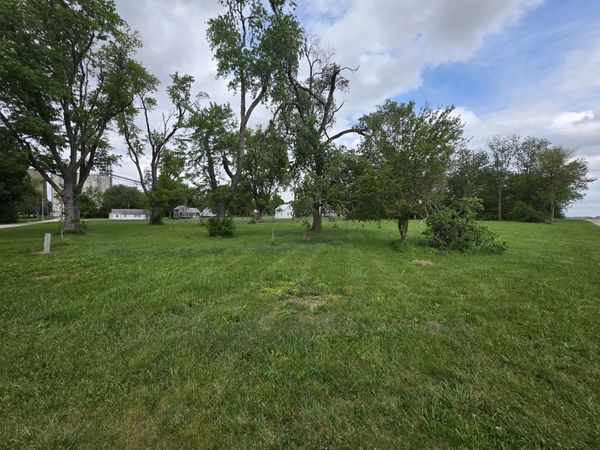 31263 2nd Street , Chenoa, IL 61726