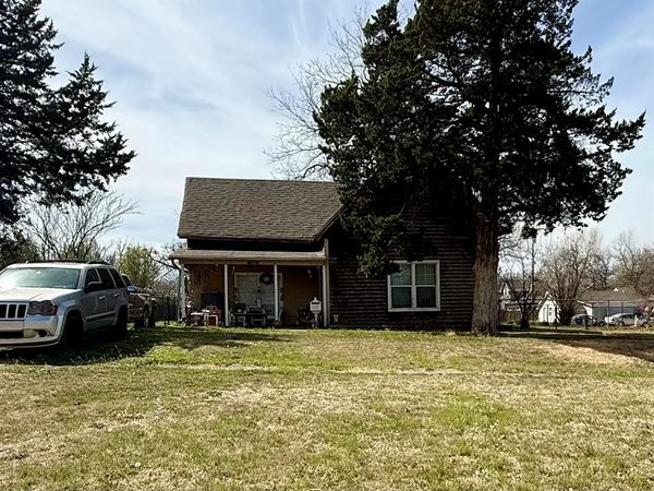 1002 S 6th Street, Chickasha, OK 73018