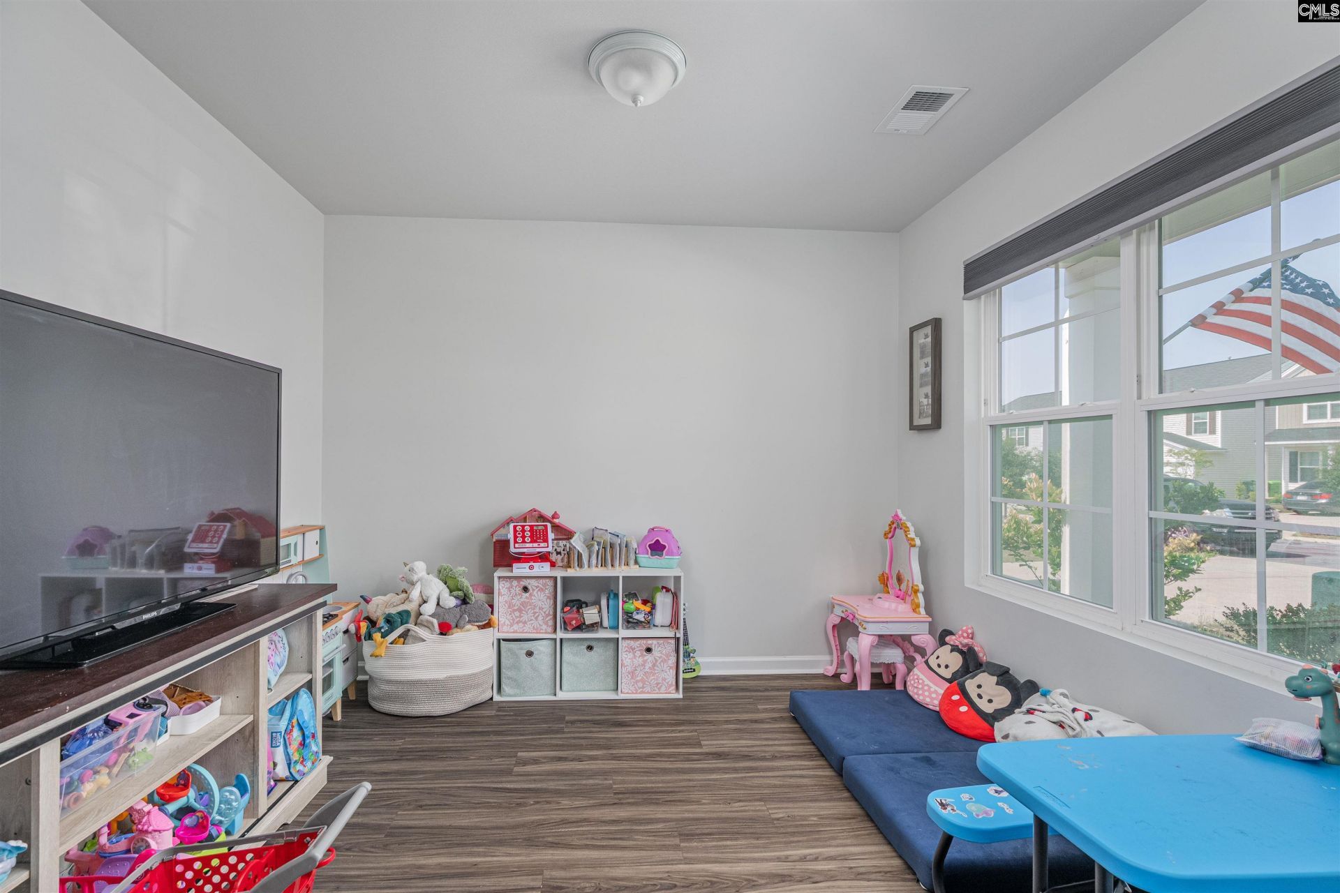 646 Penfolds Way  Photo 11