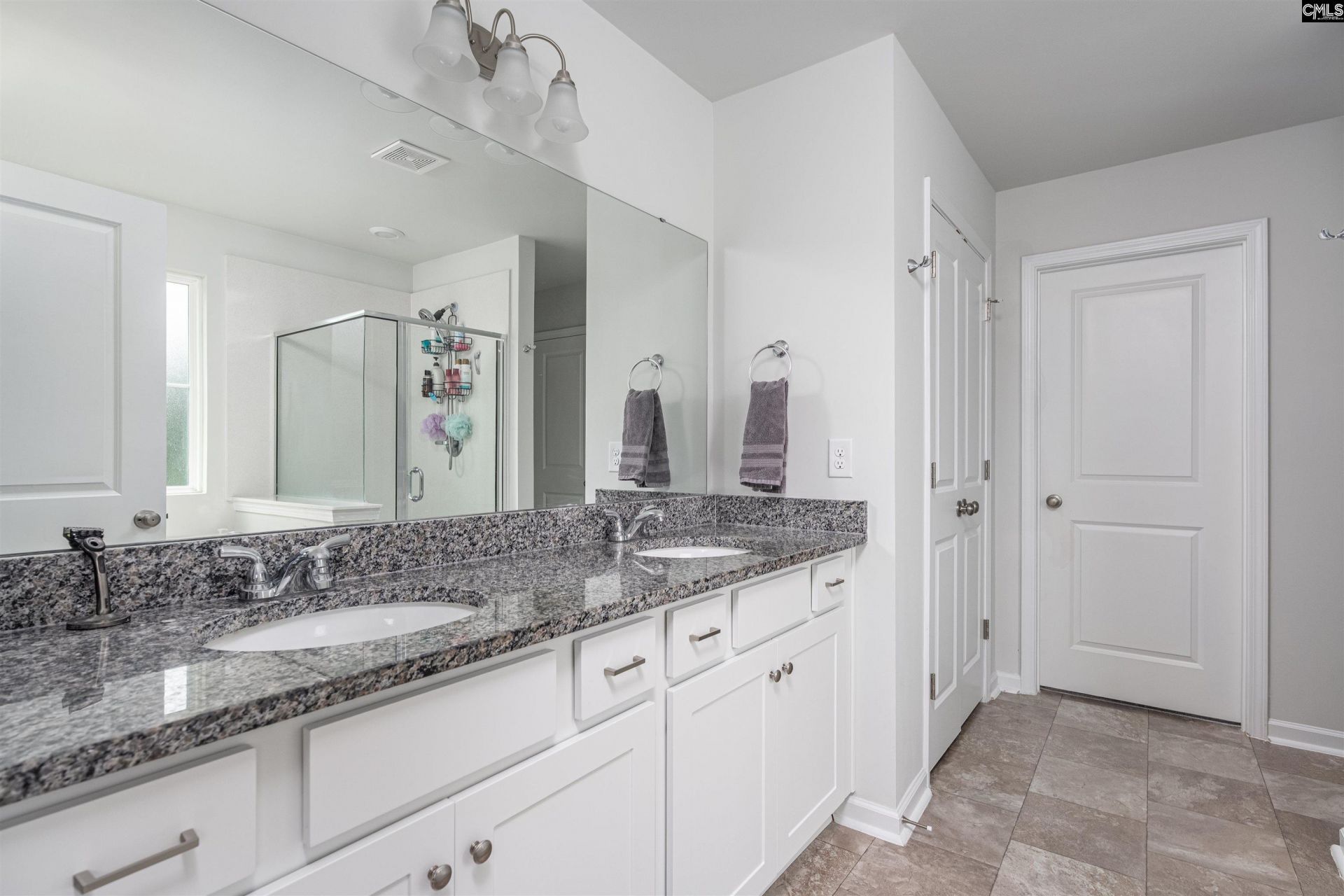 646 Penfolds Way  Photo 16