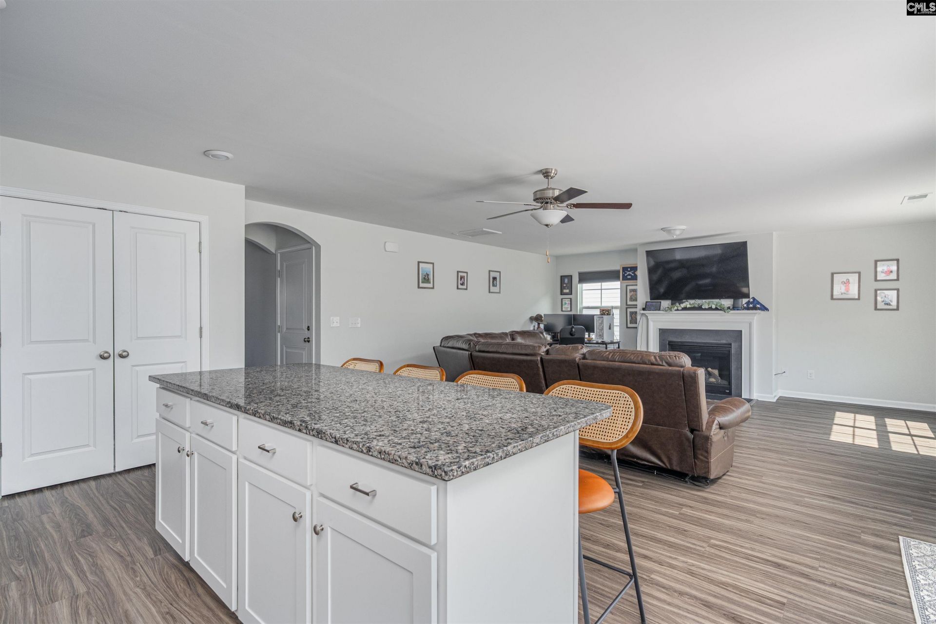 646 Penfolds Way  Photo 4