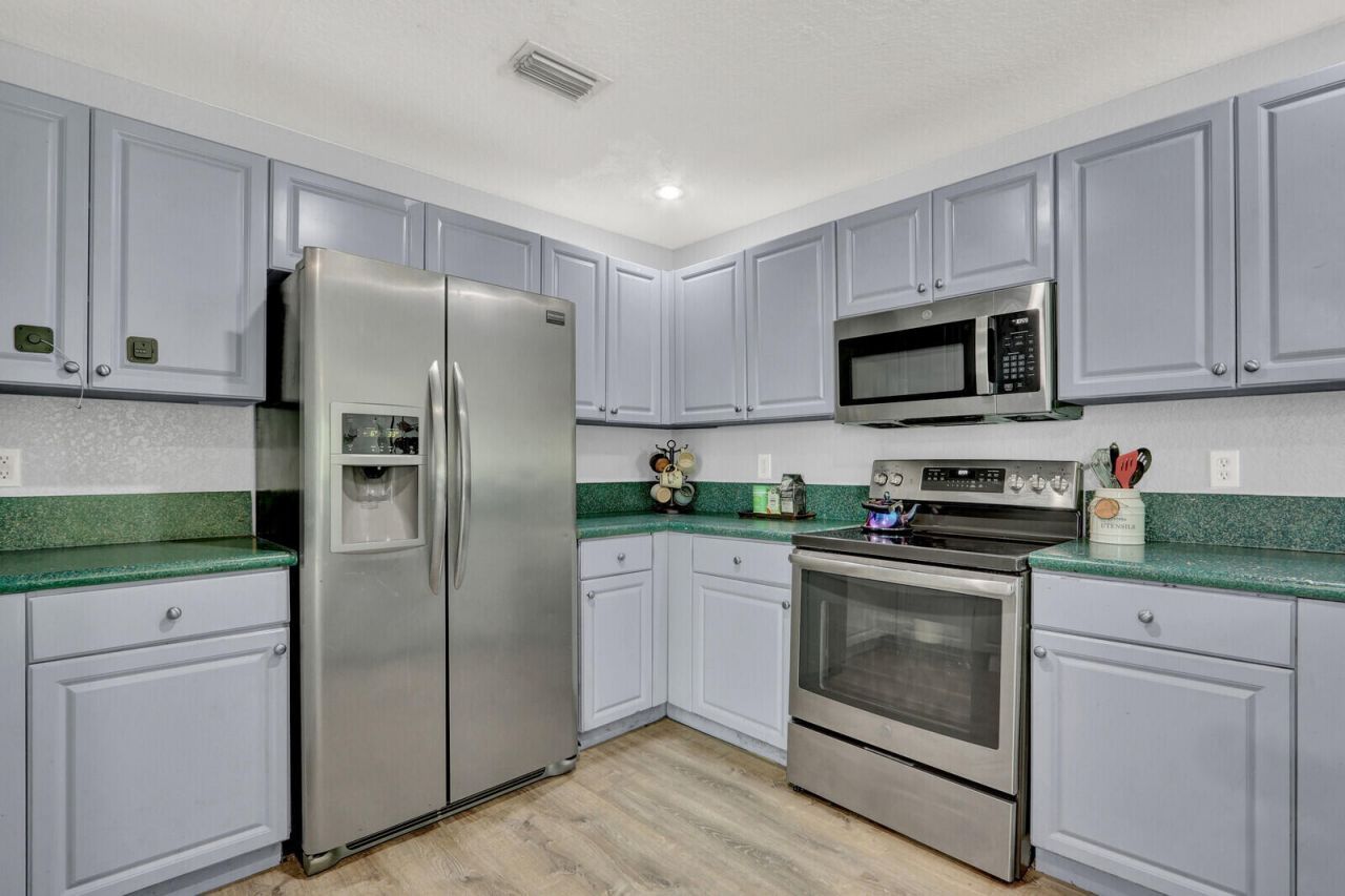 3300 Commodore Court, West Palm Beach, FL 33411 Photo