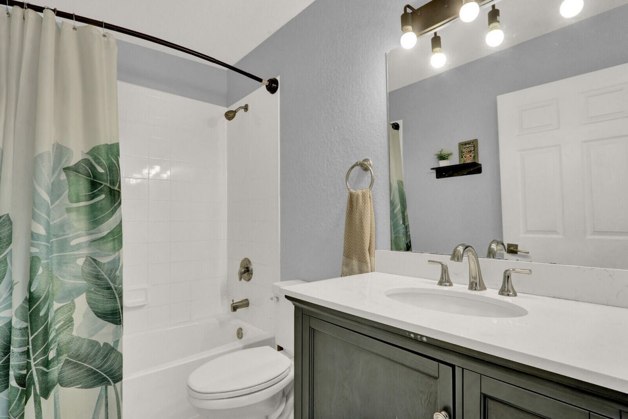 3300 Commodore Court, West Palm Beach, FL 33411 Photo