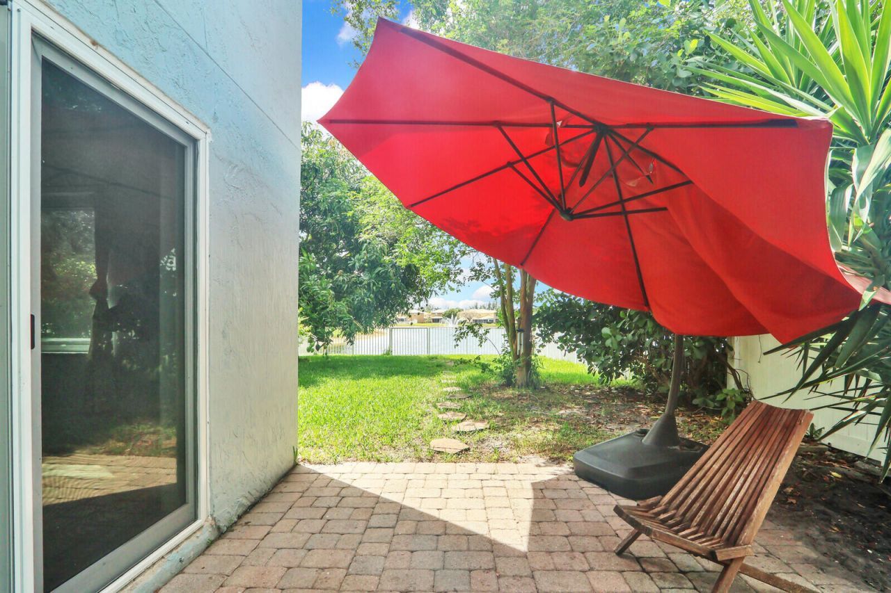 3300 Commodore Court, West Palm Beach, FL 33411 Photo