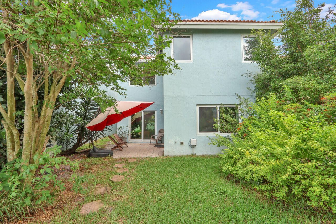 3300 Commodore Court, West Palm Beach, FL 33411 Photo