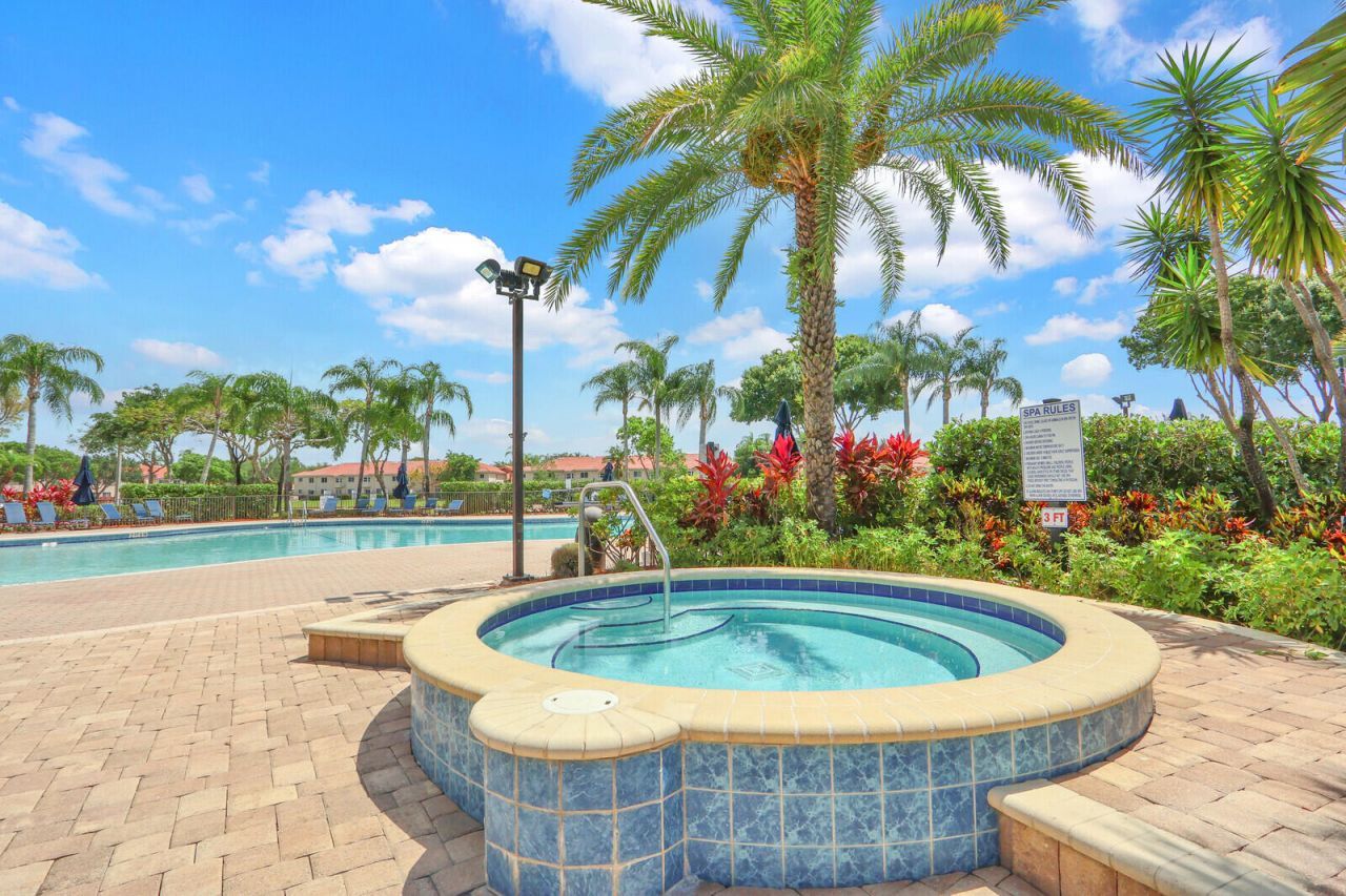 3300 Commodore Court, West Palm Beach, FL 33411 Photo