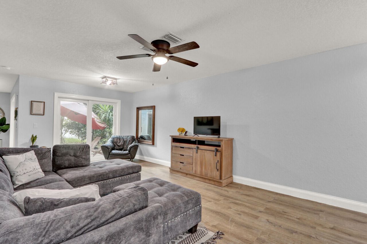 3300 Commodore Court, West Palm Beach, FL 33411 Photo