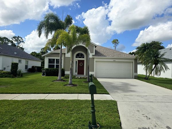 15181 Oak Chase Court, Wellington, FL 33414