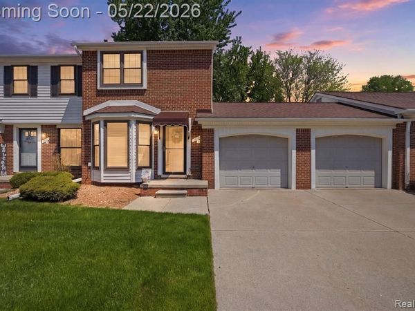28091 Maple Forest Boulevard W, Harrison Twp, MI 48045