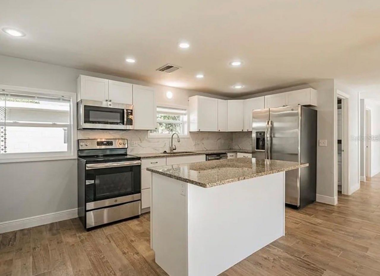 313 24th Avenue E, Bradenton, FL 34208 Photo